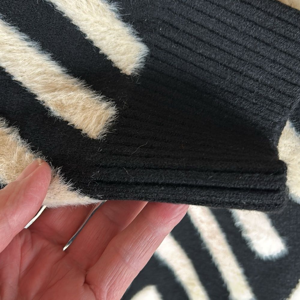 Nori Sweater FlyaWay Wrap Eyelash Yarn Split Turtleneck Abstract black cream 1X - Picture 13 of 14